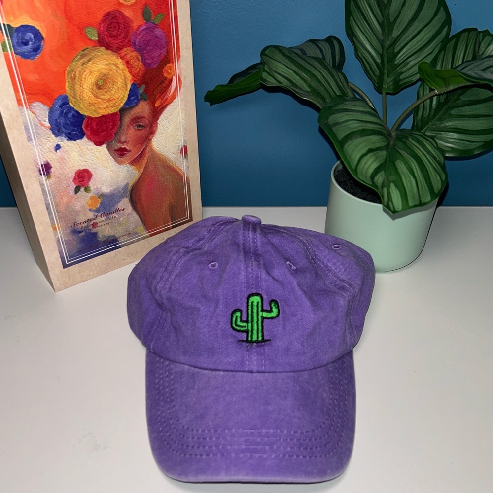 WOMENS PURPLE CAP WITH EMBROIDERED CACTUS